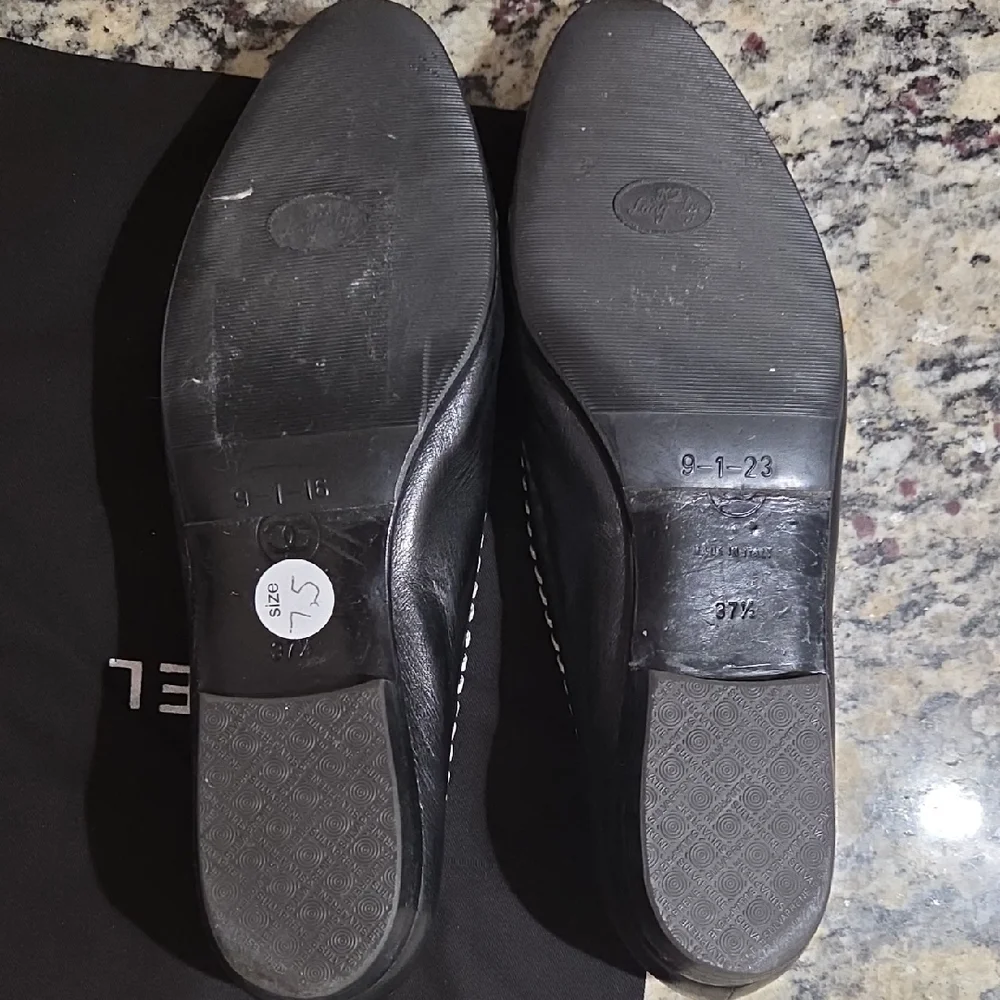 Chanel Black and White Women's Flats - Picture 4 of 8
